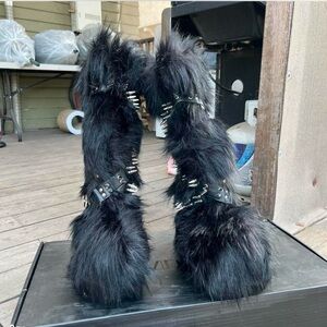 DOLLS KILL • FUR BOOTS